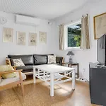 2 Bedroom Gorgeous In *
