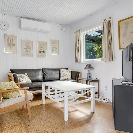 2 Bedroom Gorgeous In *